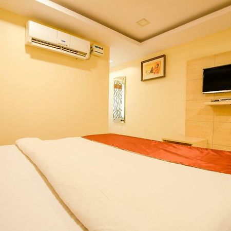 Oyo 13494 Hotel Nakshatra Inn Hyderabad Exterior photo