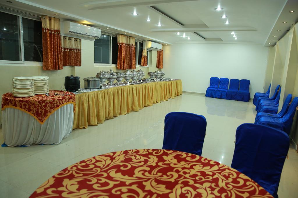 Oyo 13494 Hotel Nakshatra Inn Hyderabad Exterior photo