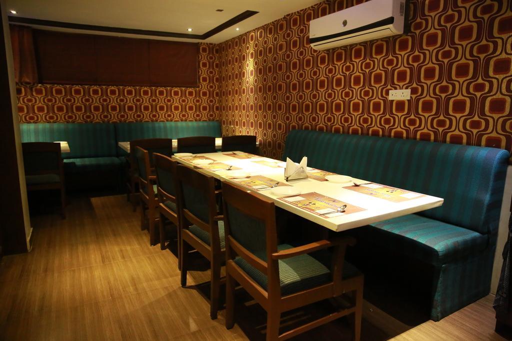 Oyo 13494 Hotel Nakshatra Inn Hyderabad Exterior photo