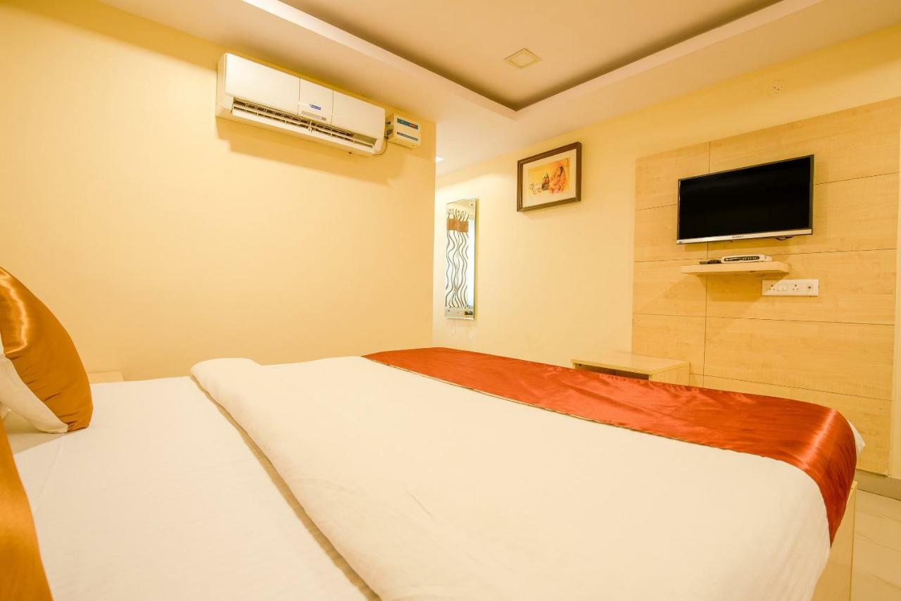 Oyo 13494 Hotel Nakshatra Inn Hyderabad Exterior photo