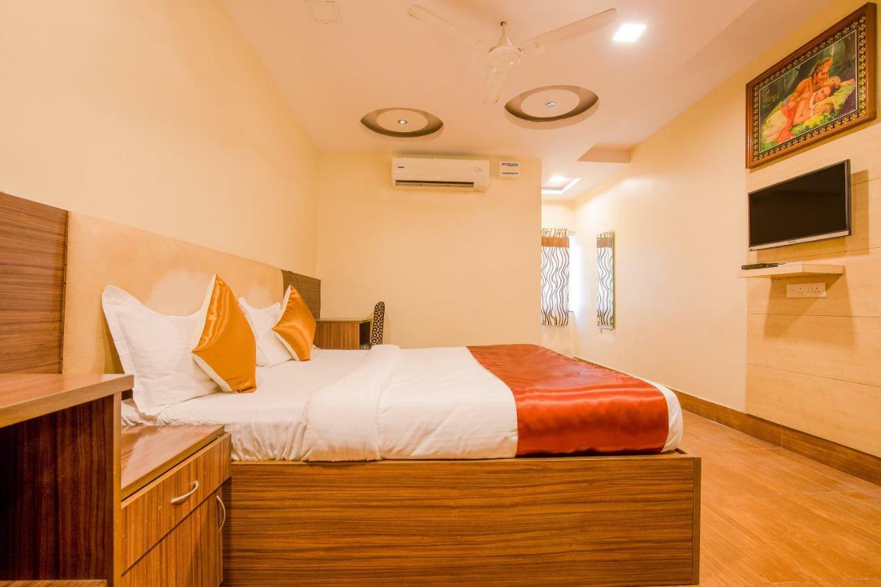 Oyo 13494 Hotel Nakshatra Inn Hyderabad Exterior photo