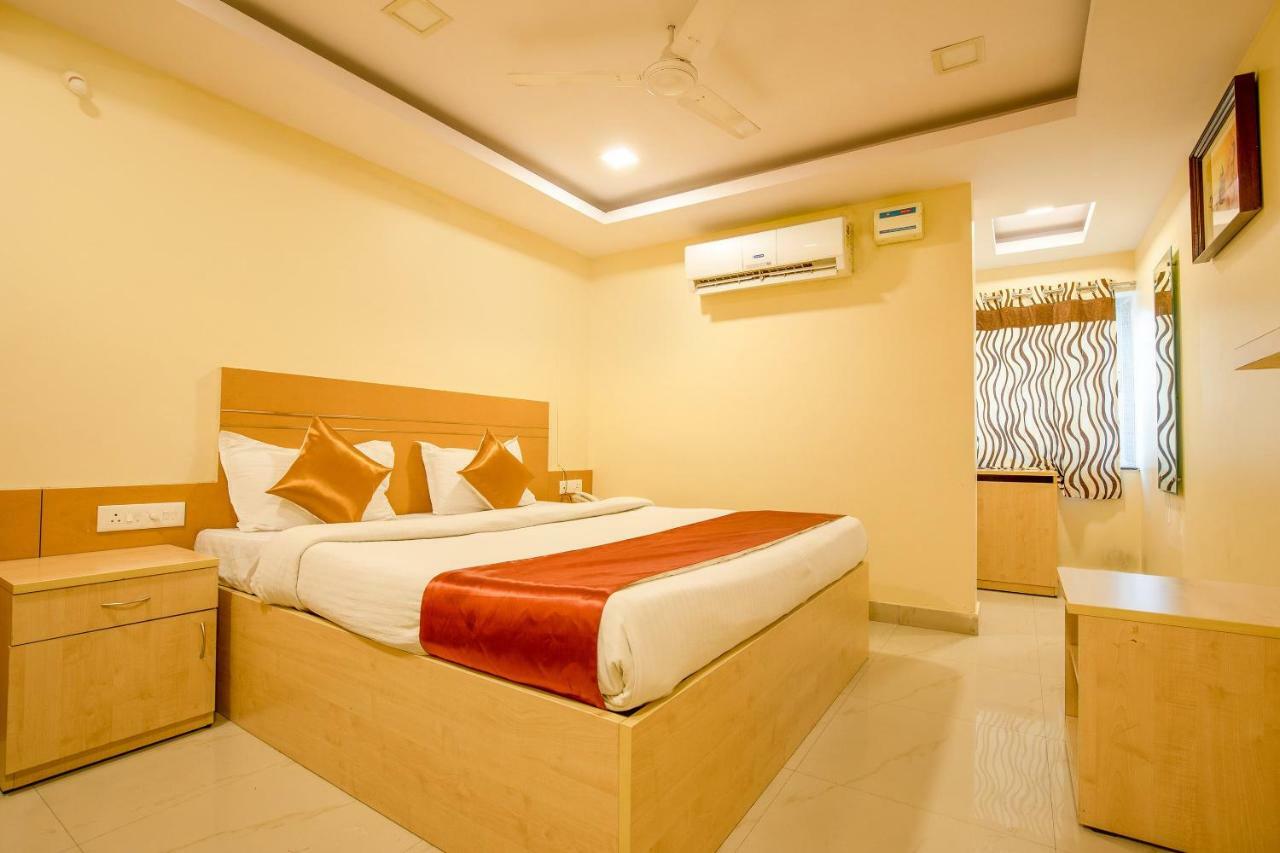 Oyo 13494 Hotel Nakshatra Inn Hyderabad Exterior photo