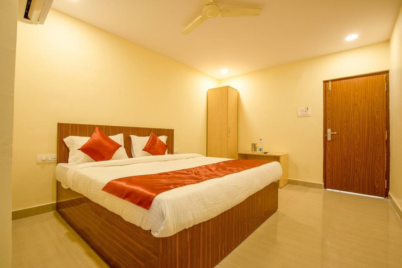 Oyo 13494 Hotel Nakshatra Inn Hyderabad Exterior photo