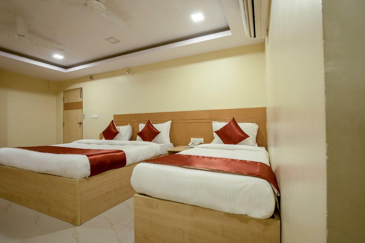Oyo 13494 Hotel Nakshatra Inn Hyderabad Exterior photo